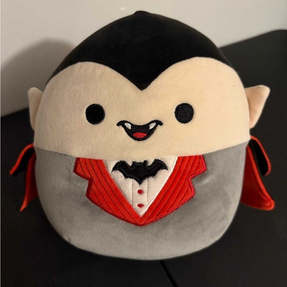 Squishmallow Vlad 8”